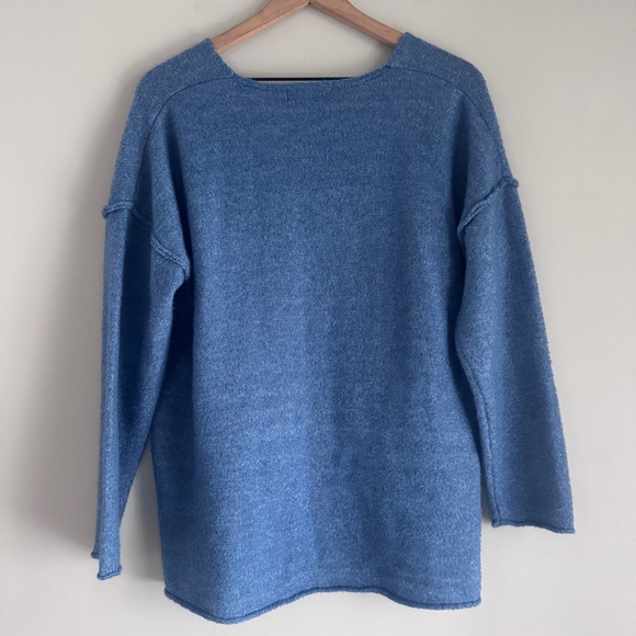 PINCH Boutique Soft V-Neck Knit Blue Sweater Size Small - Picture 3 of 8